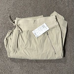 NWT Athleta Trekkie North Jogger Size 26